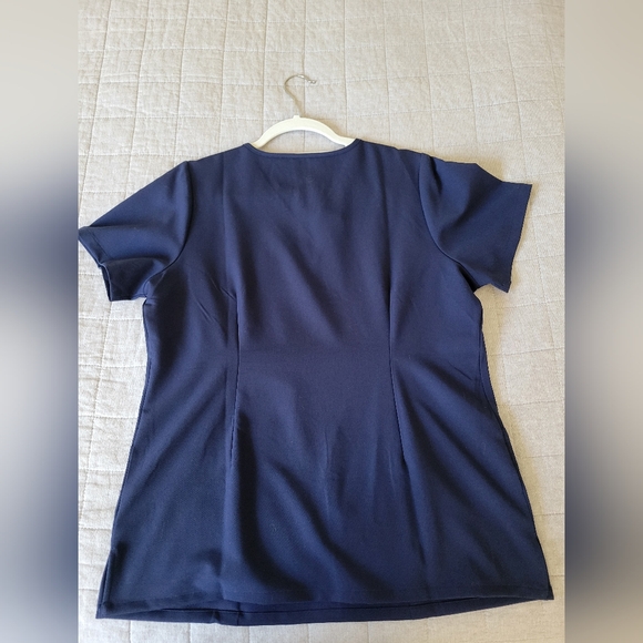 MANDALA Scrub Top, 6 Pocket Top- M, Color: blue - Picture 2 of 2